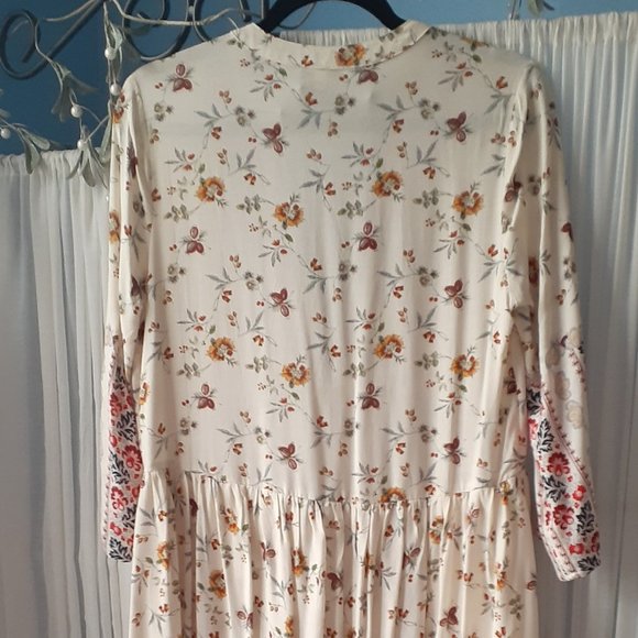 Bo-Ho Maxi Dress! - Picture 4 of 6